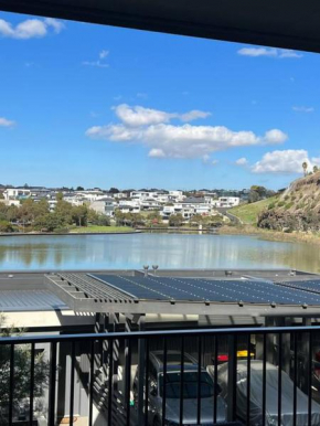 Lakeside 3 Bedroom home., Melbourne